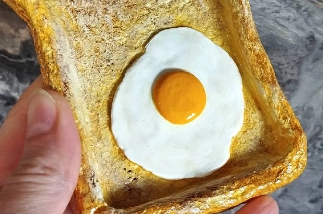 Недавно Мария начала увлекаться изделиями из глины.