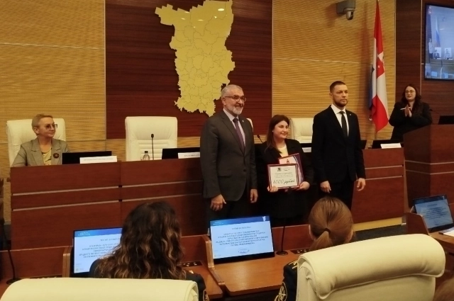 Участников конкурса всё больше.