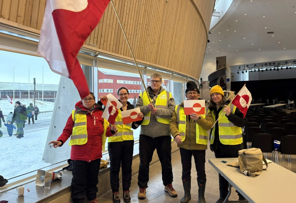 Участники акции протеста в Гренландии.