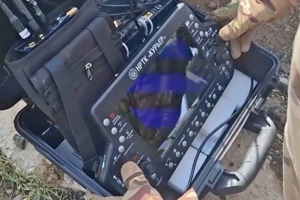 Фото К тексту Никиты Сахарова про обеспечение связью воюющих подразделений в группировке войск Днепр.Работа связистов группировки Днепр