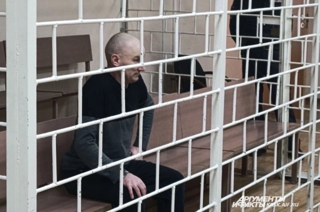 Зыков был аккуратно одет и выбрит.