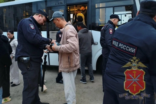 С нелегалами у полиции разговор короткий.