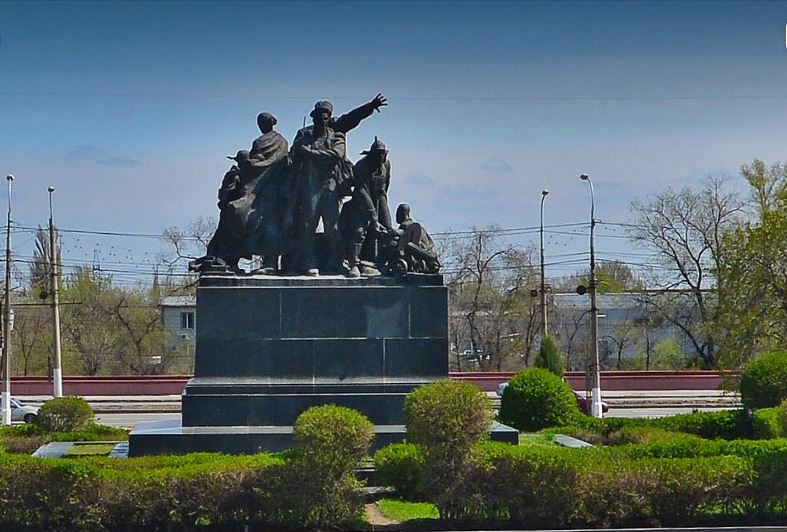 Памятник героям обороны Красного Царицына также восстановят.
