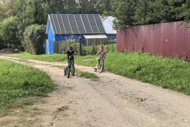 Дети постепенно привыкают к новой жизни.