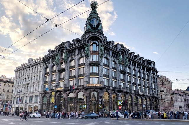 Санкт-Петербург несёт энергию власти и денег