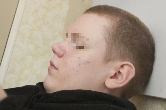 По словам Александры, сейчас Алексей подстрижен так же, как на этом фото.