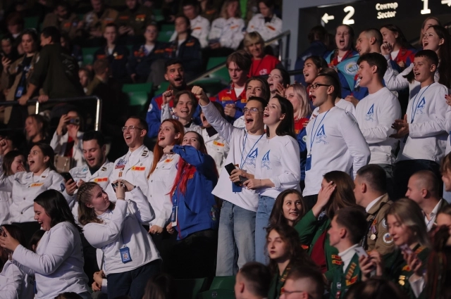 Для ребят стройотряды становятся школой жизни, карьерным трамплином и братством, объединившим страну.