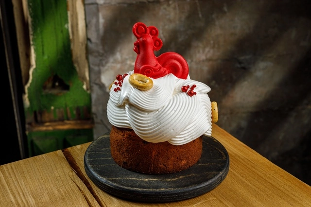 Кулич с брусникой и тыквенными семечками