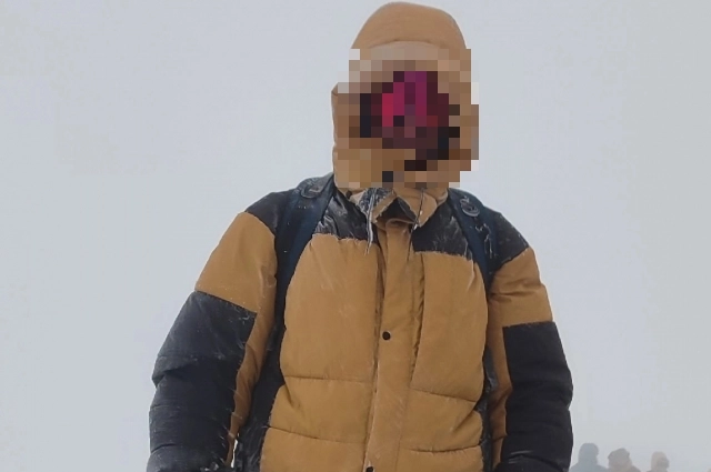 Виктор поднимался на Эльбрус в непогоду.