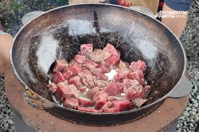 Мясо перед обжаркой обязательно промойте и просушите.