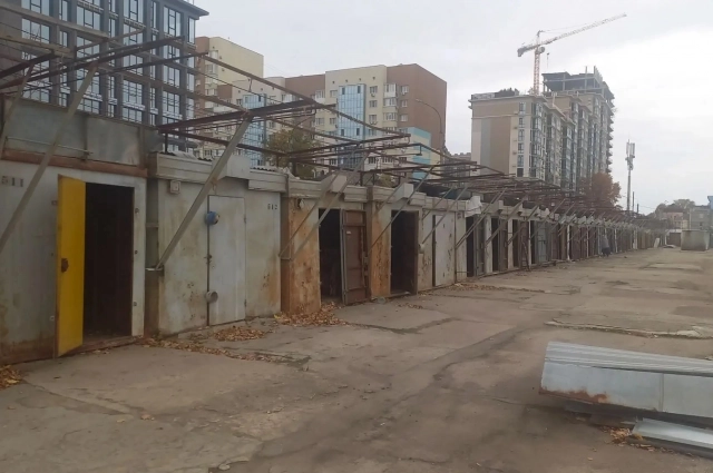 Сейчас на рынке можно увидеть полное запустение, поэтому по городу поползли слухи о его закрытии.