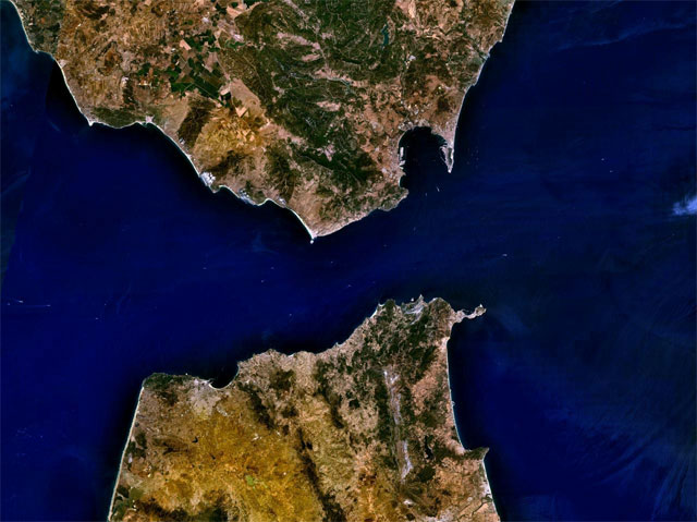 Вид на Гибралтарский пролив из космоса.