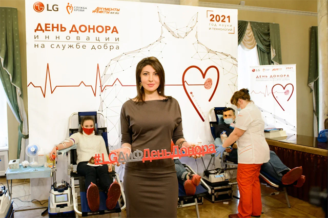 Актриса и певица Анастасия Макеева.