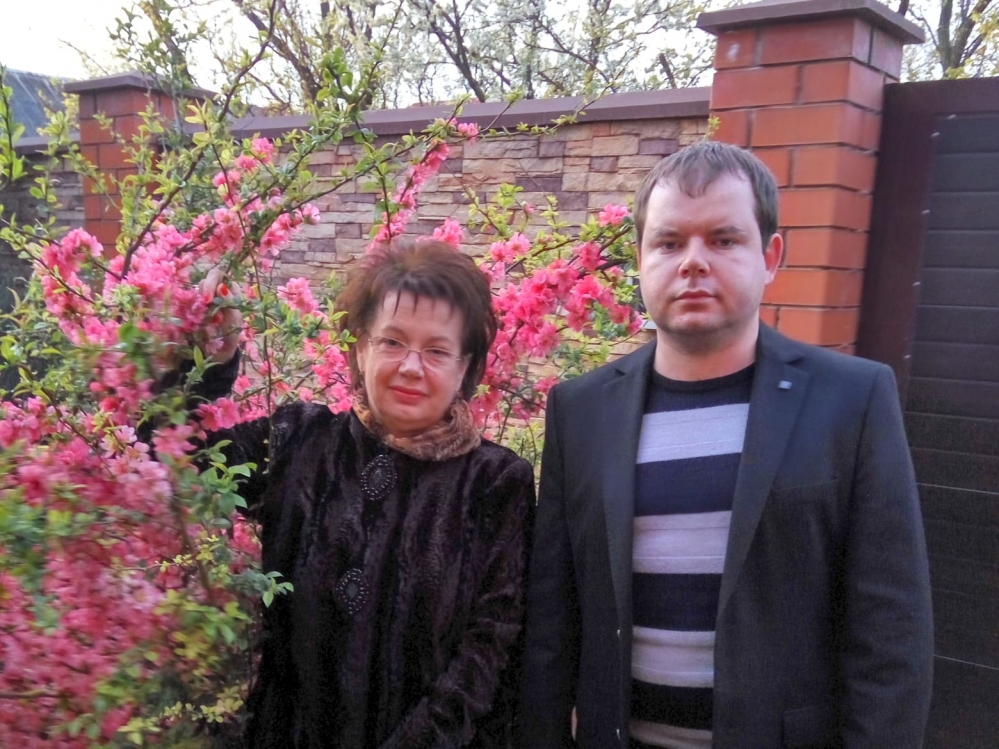 Артём Таран с мамой.