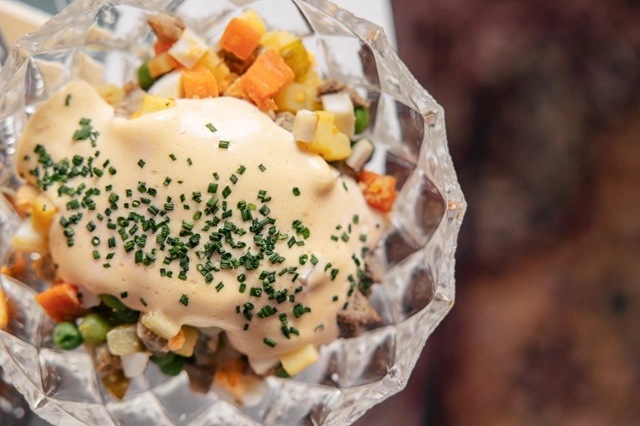 Оливье с говядиной