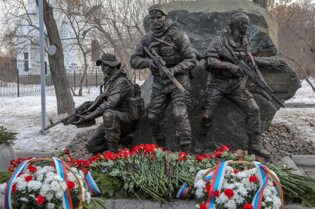 Мемориал, посвященный бойцам спецназа, установлен в сквере Энтузиастов.
