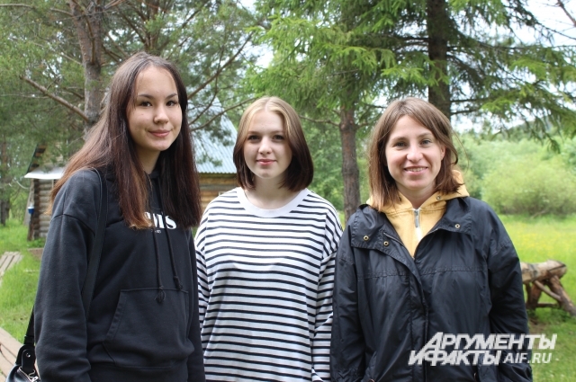 Елизавета, Стелла и Альбина рассказали про проект «Листья – не мусор».