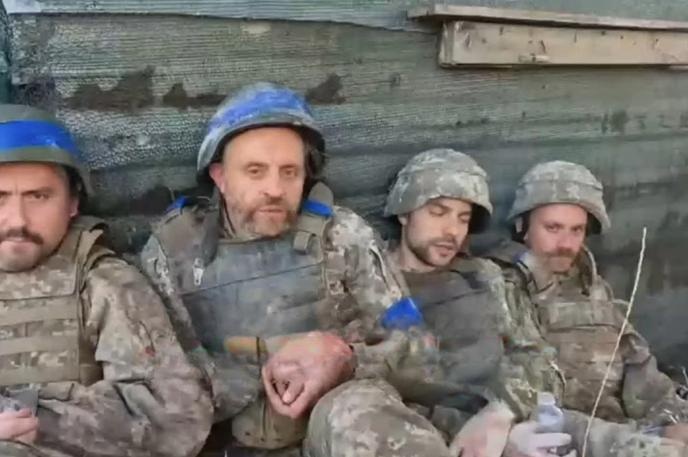 Бросившие оружие боевики, пленные ВСУ