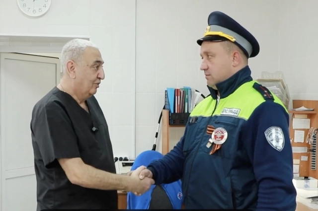 Полицейские сами доставили пострадавших в больницу, чтобы не терять драгоценное время.