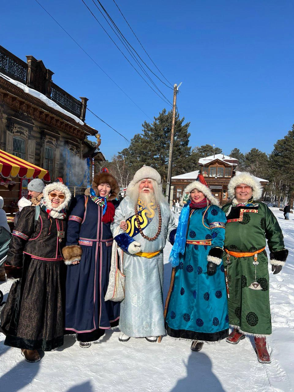 Белый старец Масленицу уважает. 