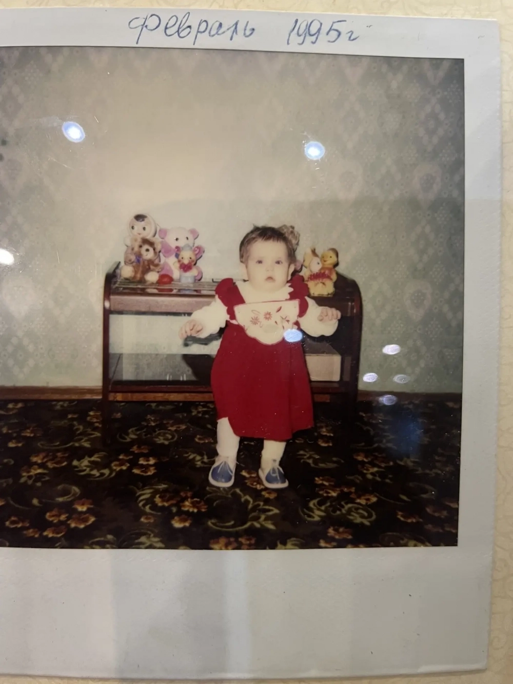 Родная мать отказалась от девочки сразу.