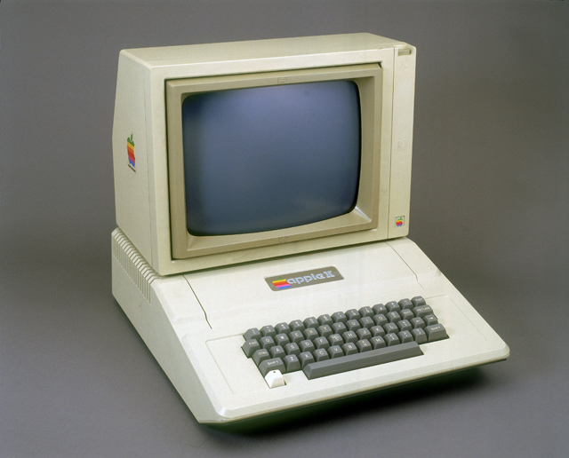 Компьютер Apple II.