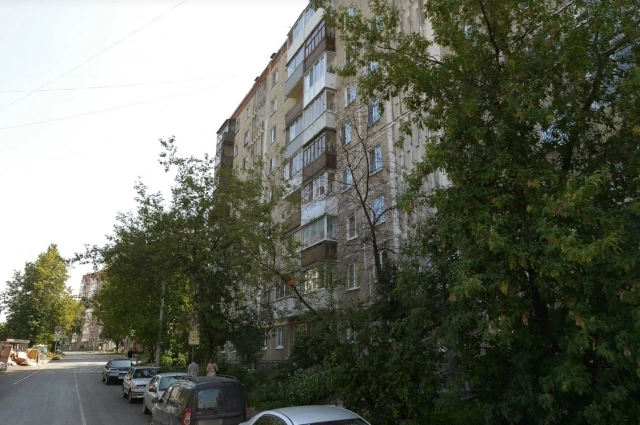 Преступление произошло в типовой девятиэтажке на улице Коминтерна.