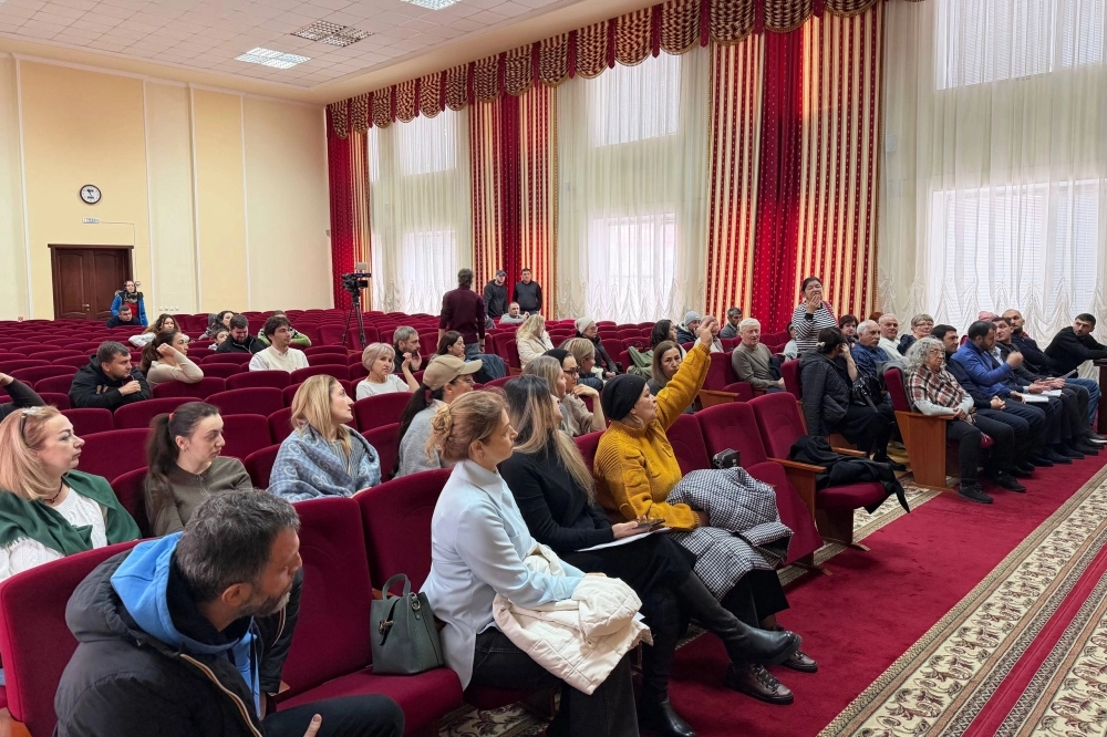 На встрече горожане обсудили проблемные вопросы.