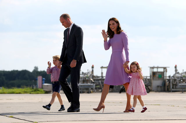 Принц Уильям с супругой Кейт Миддлтон и детьми принцем Джорджем и принцессой Шарлоттой.