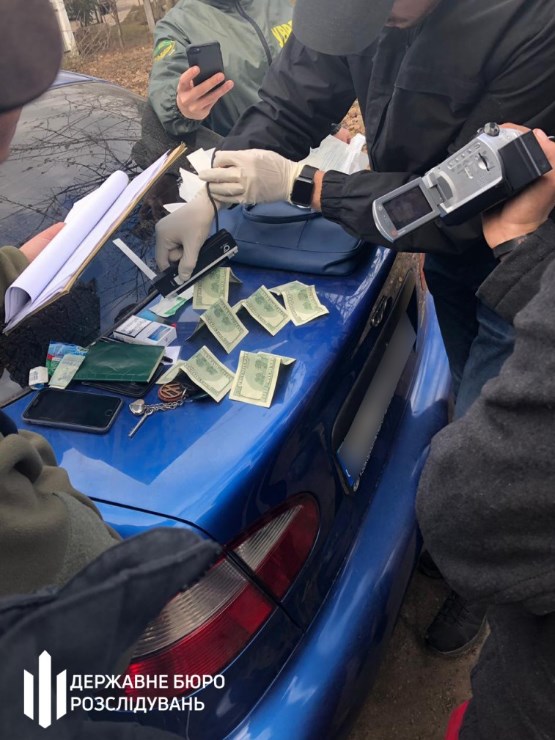 лицо, которое шантажировали, никак не причастно к контрабанде.