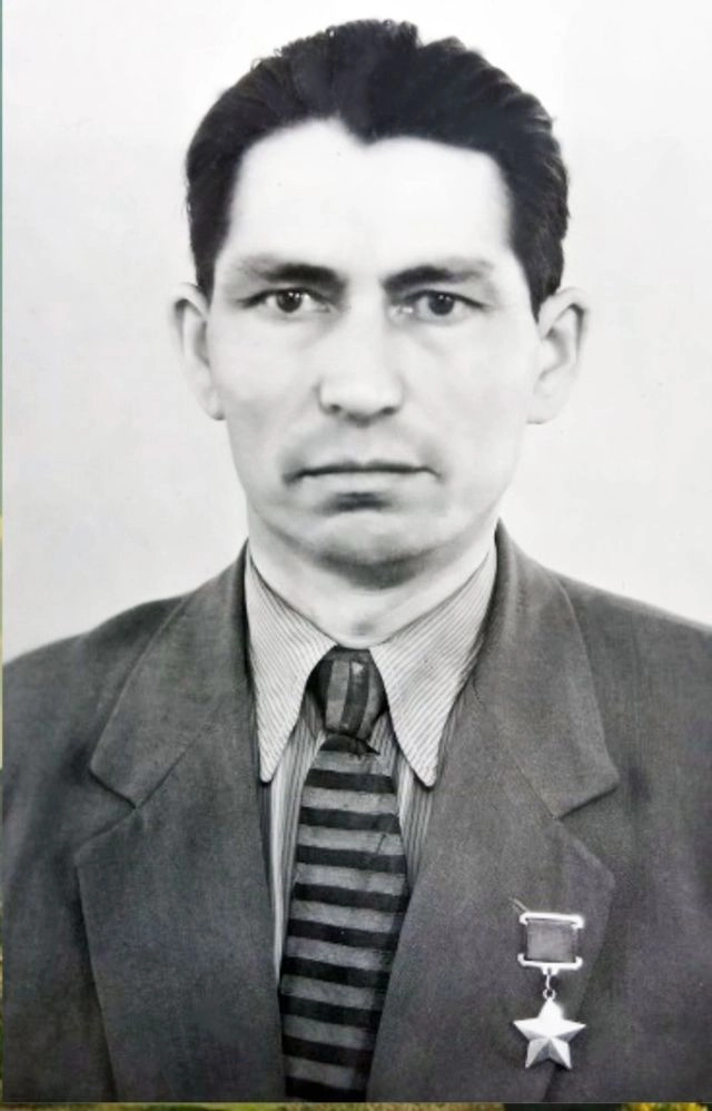 Герой Советского Союза Илья Мешаков.