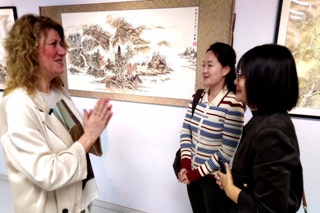 «Это большой художник», - хвалили Алену Савюк представители Поднебесной. 