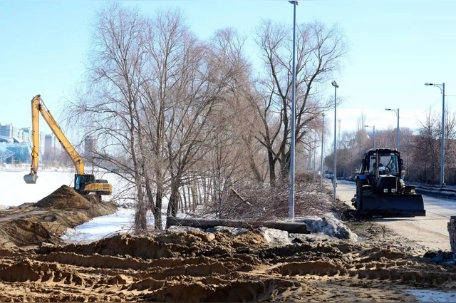 Озеро Кабан на данный момент благоустраивают.