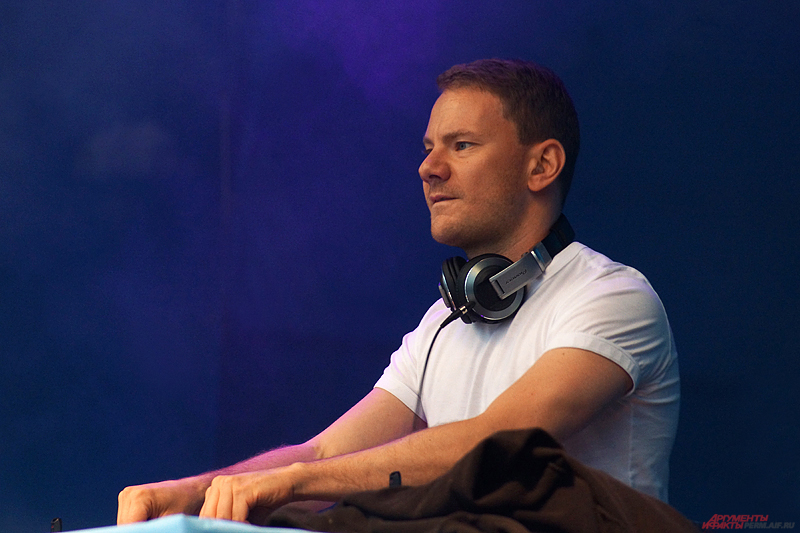 Андрей Ширман более известен как DJ Smash.