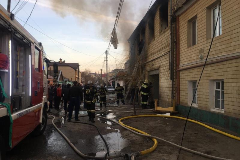 Сгорели врачи. Пожар в Дагестане. Пожар в Махачкале вчера. Пожар в Дагестане сегодня. Махачкалинский пожарный кафе.