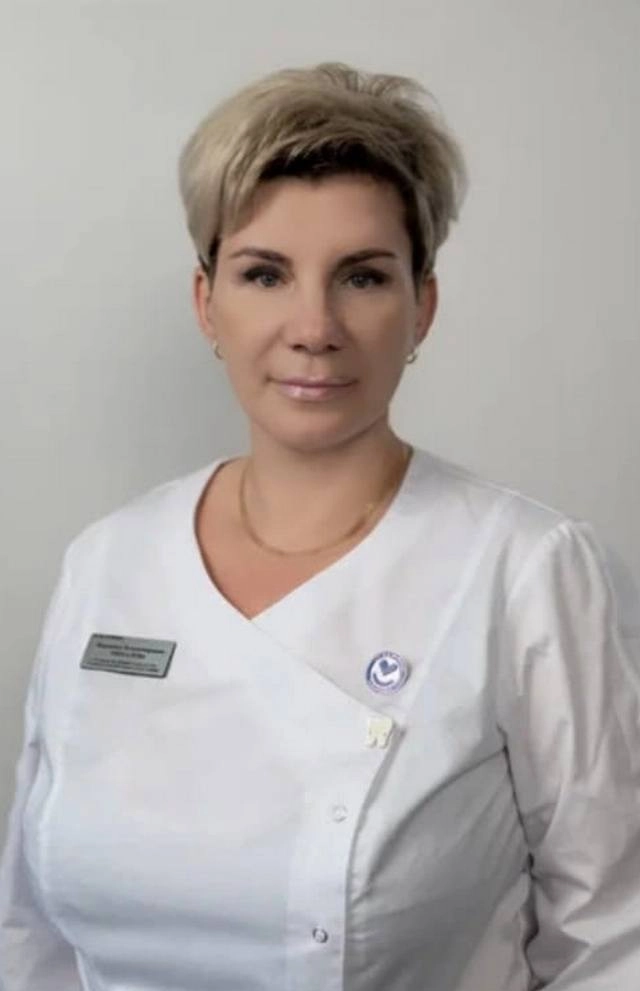 3 место: Вероника Михалева – старшая медицинская сестра стоматологического отделения, городская поликлиника Железнодорожного района Хабаровска, стаж 29 лет (5%, 1426 голосов).