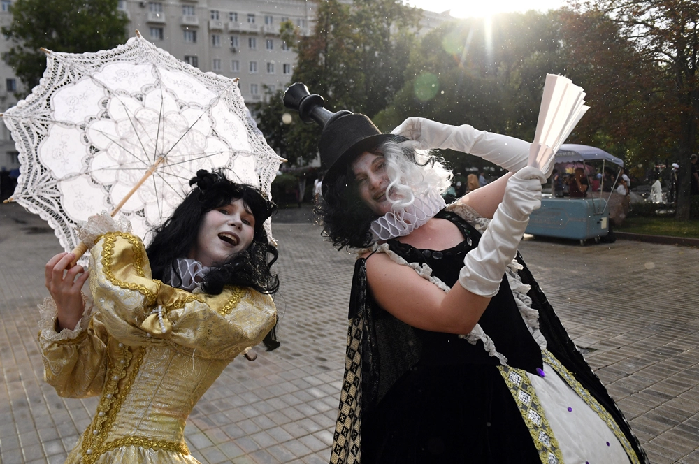 Участники фестиваля «Театральный бульвар» в Москве.