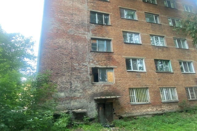 Дом был признан аварийным в 2024 году.