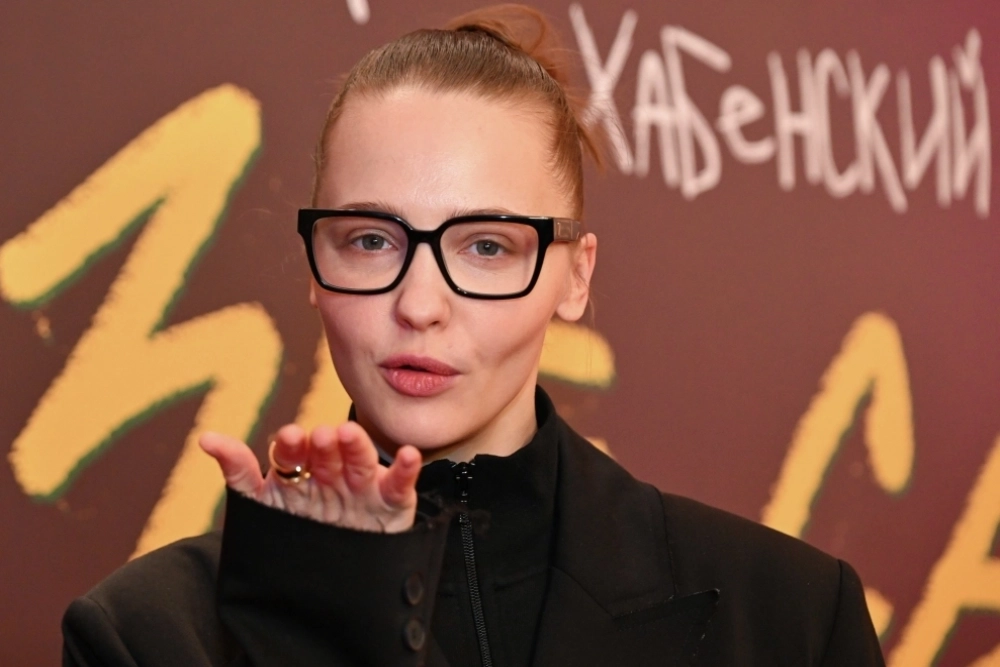 Актриса Юлия Хлынина на премьере фильма «Здесь был Юра» в Москве.