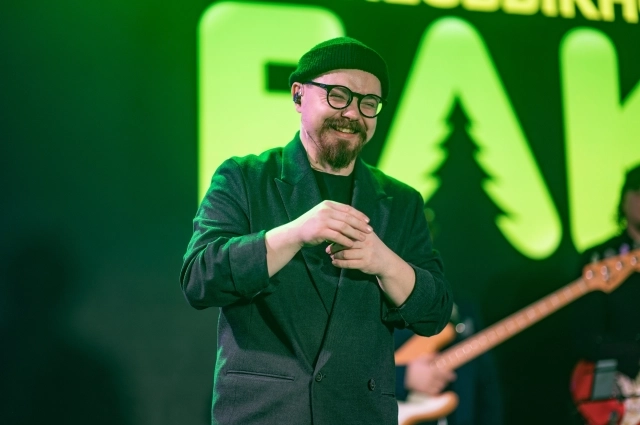 Александр является поклонником творчества Басты более 20 лет. 