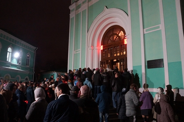 После богослужения пройдут крёстные ходы вокруг храмов