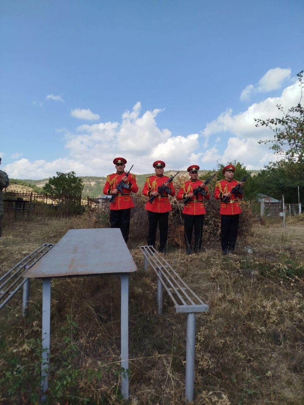 Хоронили Ивана Вацадзе с воинскими почестями.
