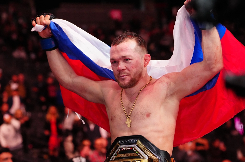 Пётр Ян после боя с Мерабом Двалишвили на турнире UFC 323 на арене T-Mobile.