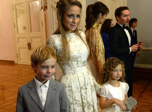Бывшая супруга футболиста Андрея Аршавина Юлия Барановская с дочкой Яной и сыном Артемом