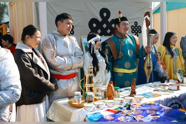 В субботу, 21 марта, Казанский ипподром превратился в пестрый восточный базар и концертную площадку одновременно.