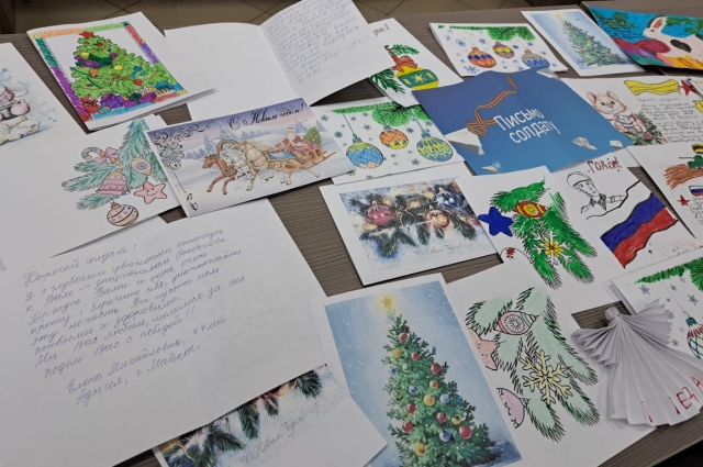 В декабре солдаты получили целые мешки новогодних открыток из Aдыгеи.