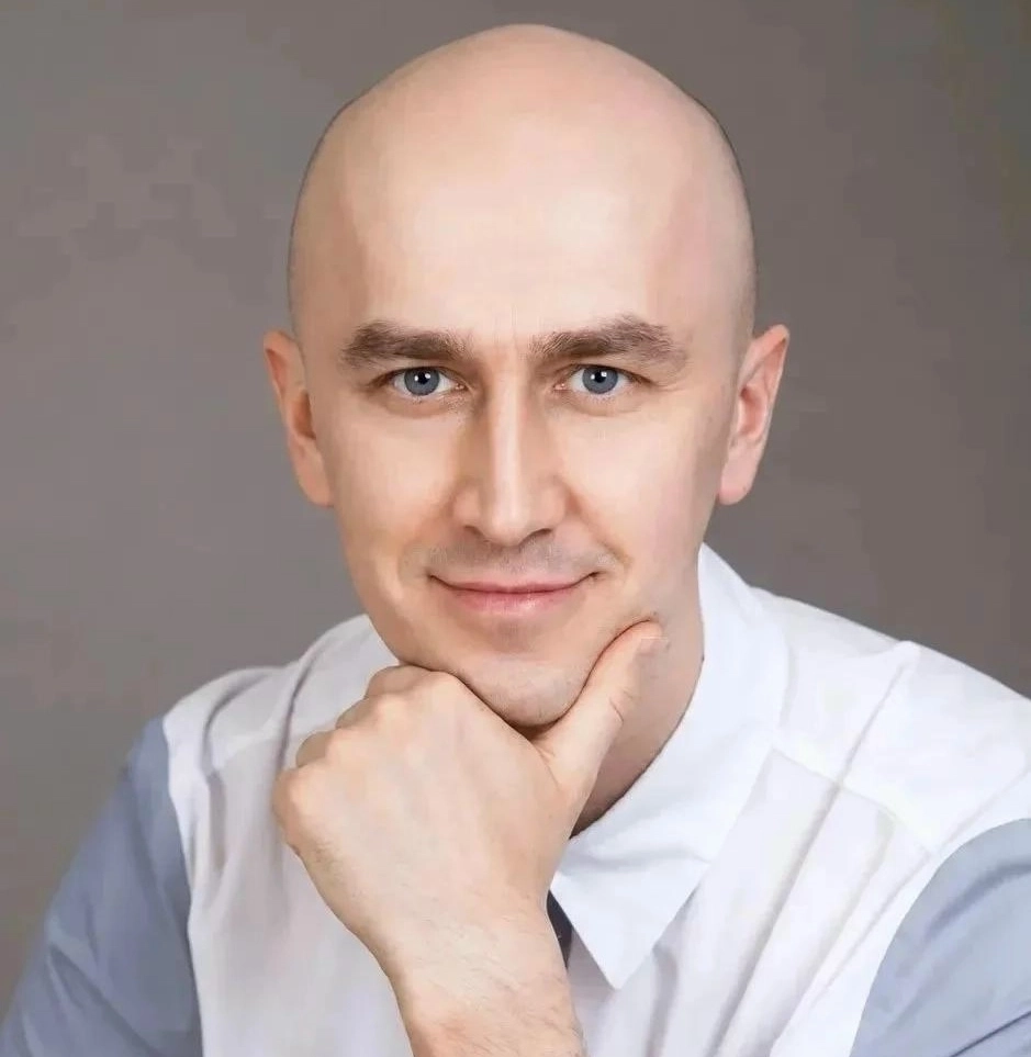 Хирург Сергей Богданов помог спасти пальчик малыша.