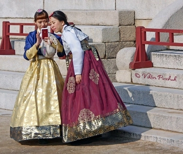 Подружки. Сеул, Республика Корея, 2018 г.