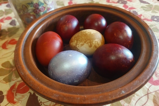 Родители должны объяснить детям смысл пасхальных угощений