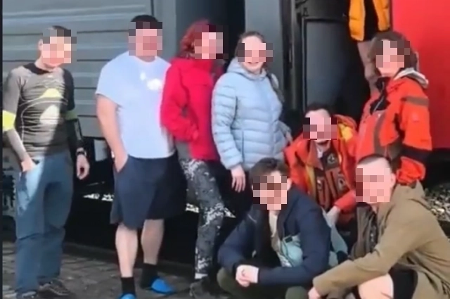 Накануне трагической поездки группа опубликовала общее фото на вокзале.